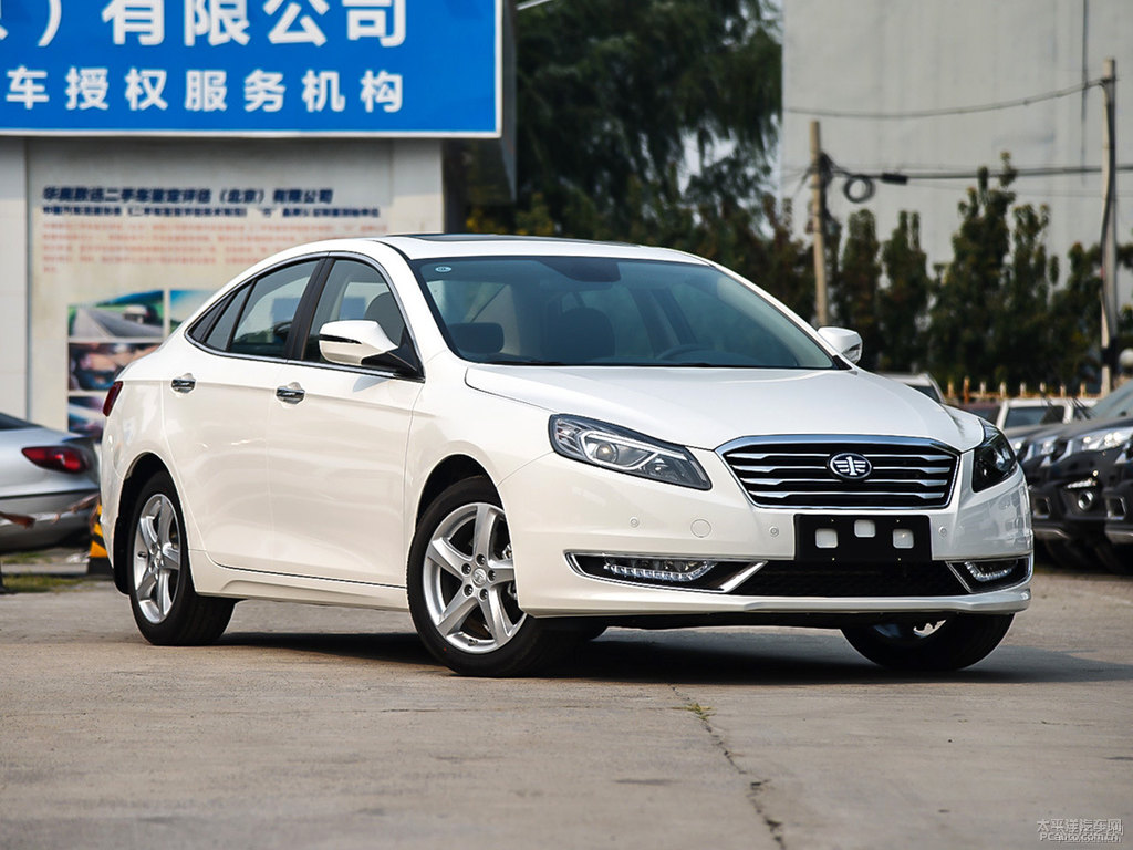 北極白奔騰B70整車外觀外觀圖片