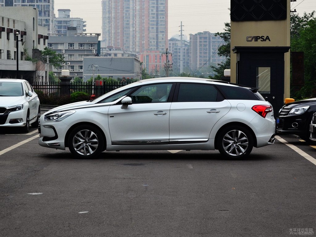 DS 5܇^^DƬ