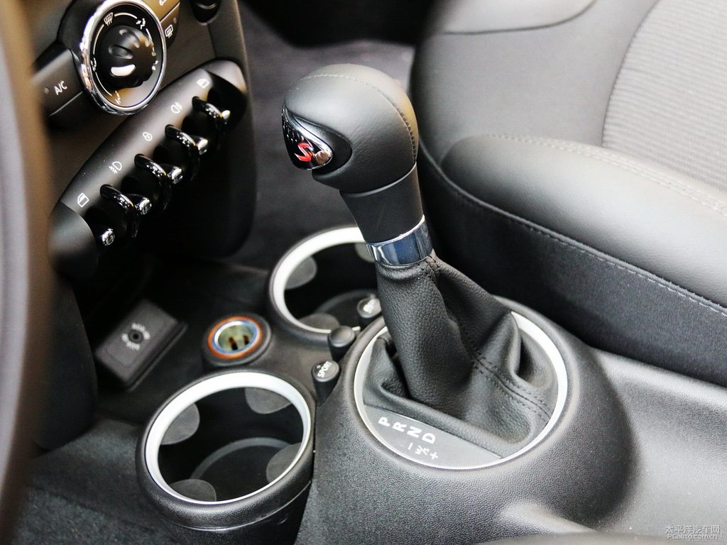 墨綠色MINI CLUBMAN中控內(nèi)飾圖片