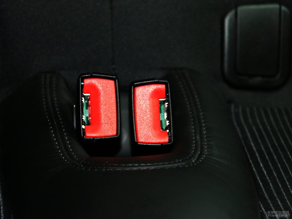 墨綠色MINI CLUBMAN座椅內(nèi)飾圖片
