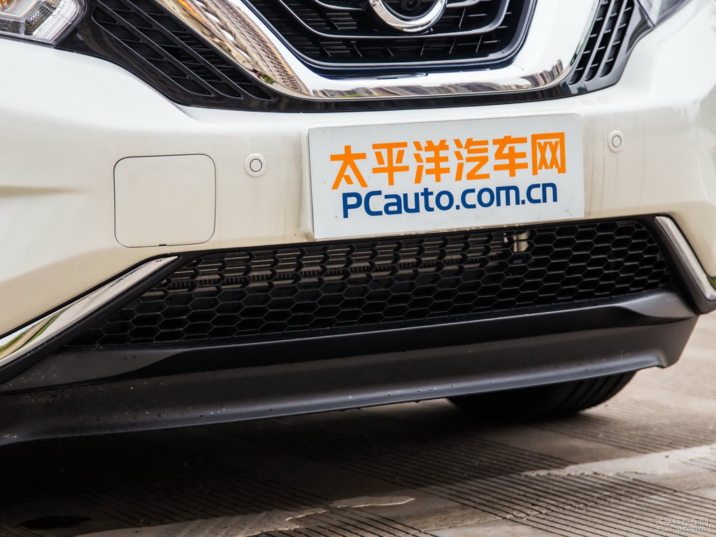 珠光白樓蘭車頭外觀圖片