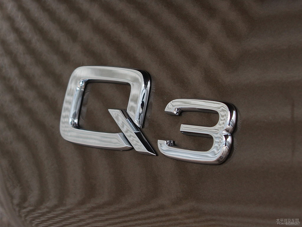 馴鹿棕奧迪Q3車尾外觀圖片