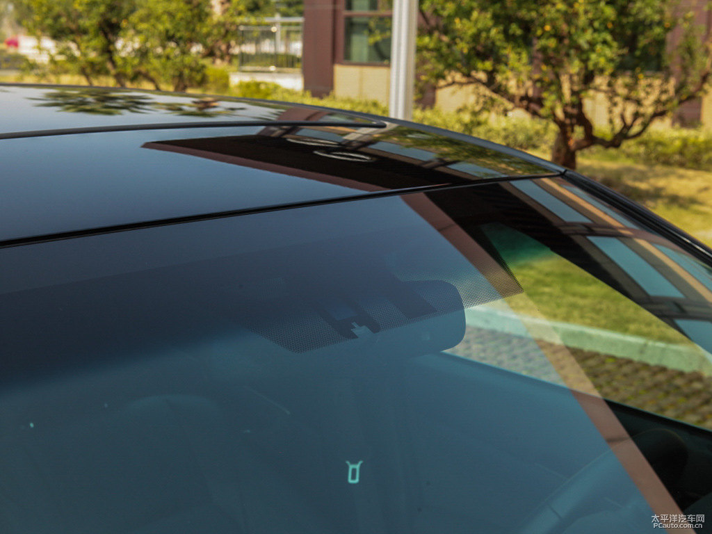 黑色皇冠車頭外觀圖片