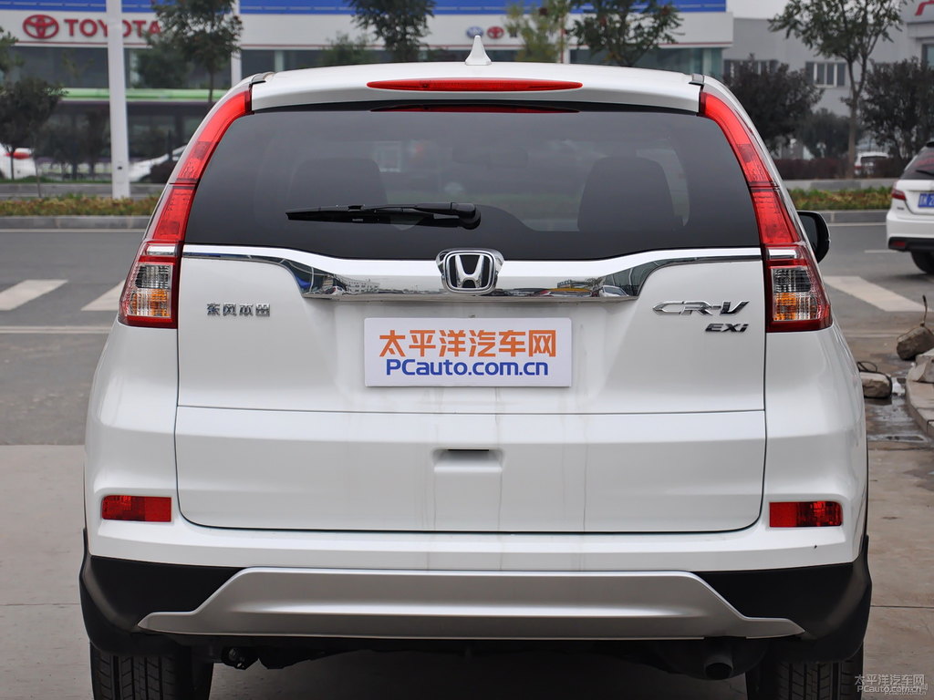 珍珠白本田CR-V車尾外觀圖片