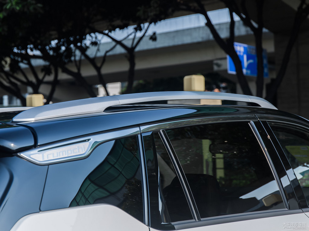 黑色+白色傳祺GS4車身外觀圖片