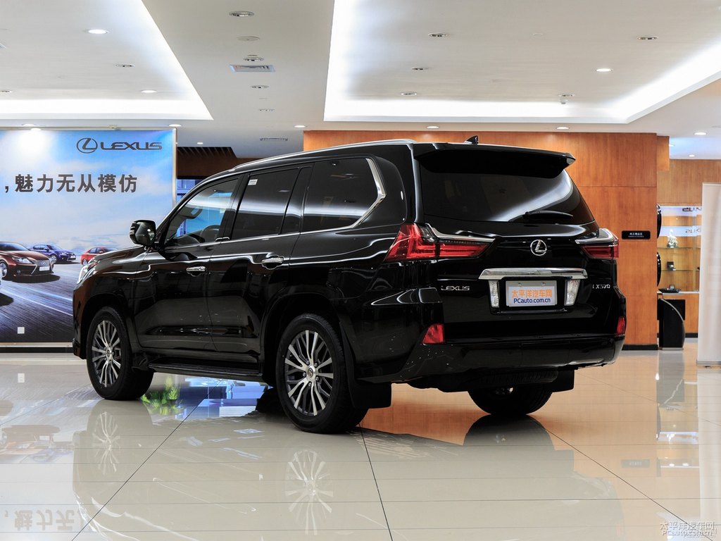 星光黑色雷克薩斯LX整車外觀外觀圖片