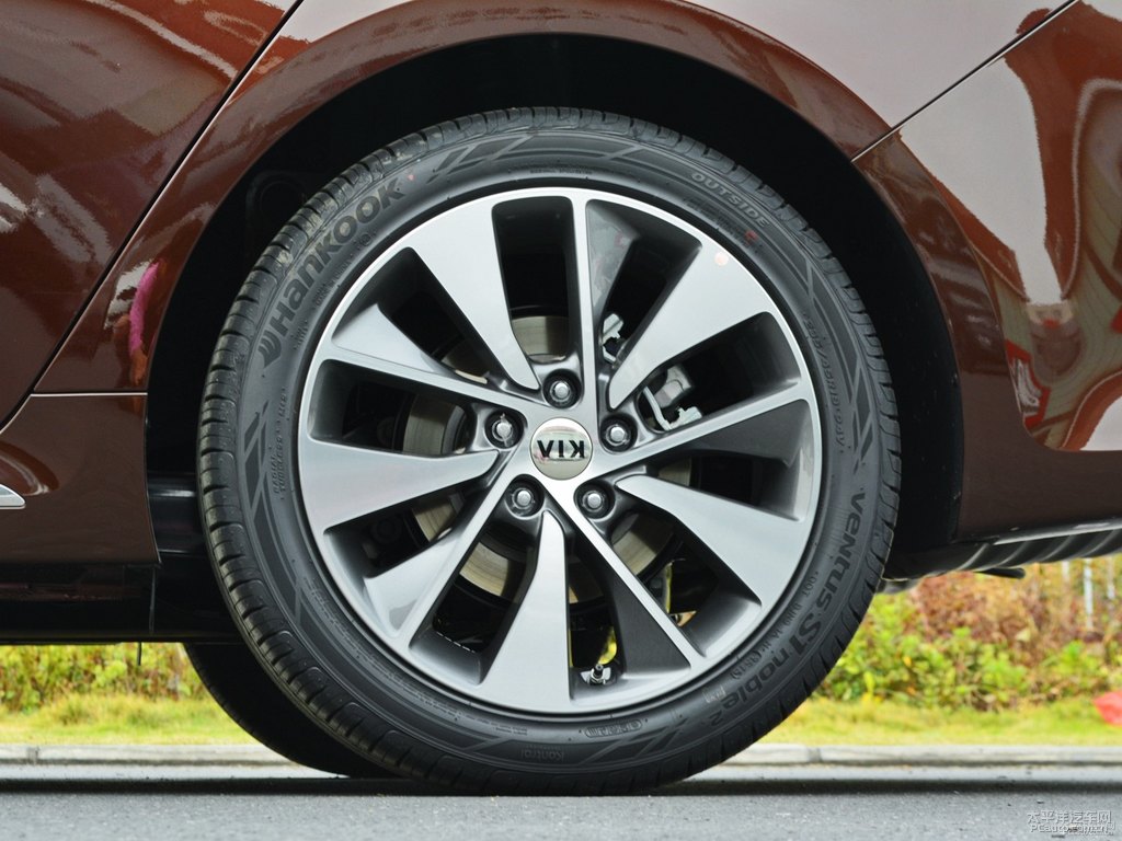 典雅金起亞K5凱酷車身外觀圖片