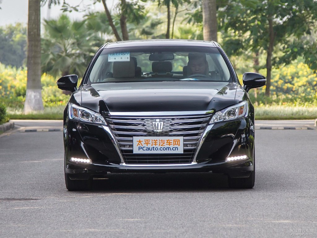 黑色皇冠整車外觀外觀圖片