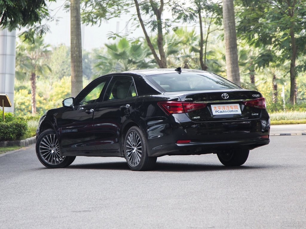 黑色皇冠整車(chē)外觀外觀圖片