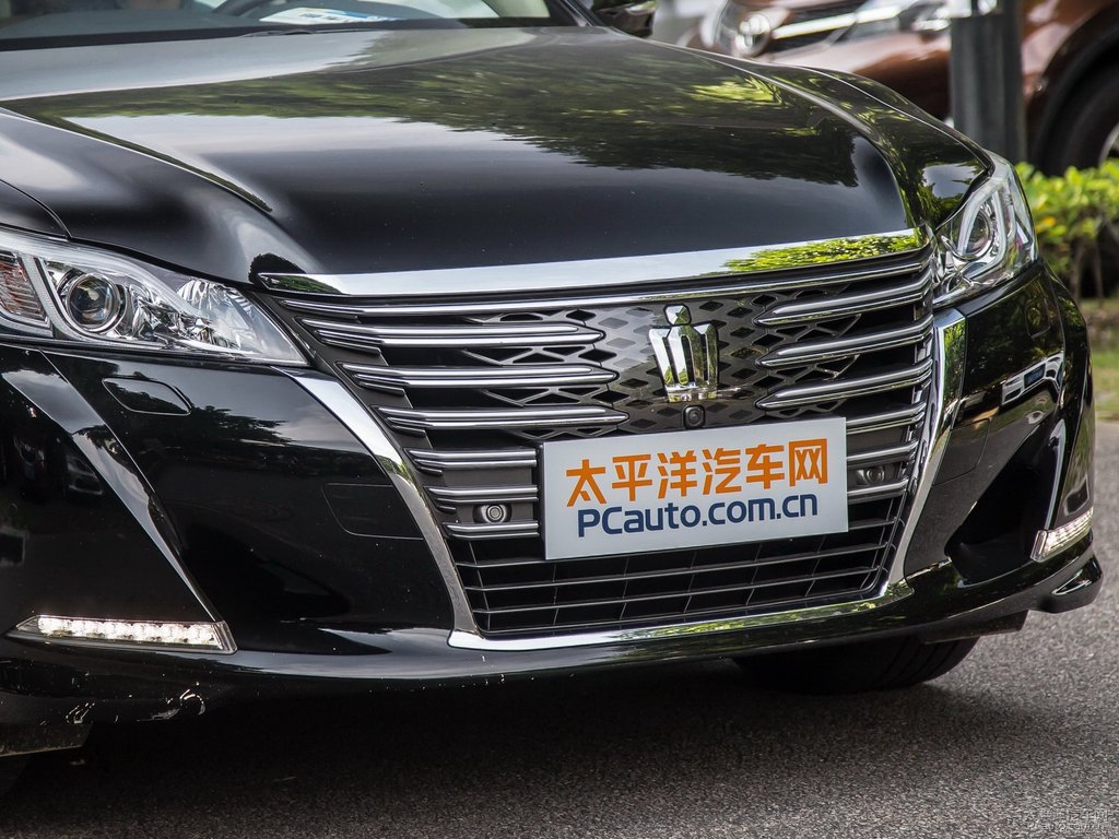 黑色皇冠車頭外觀圖片