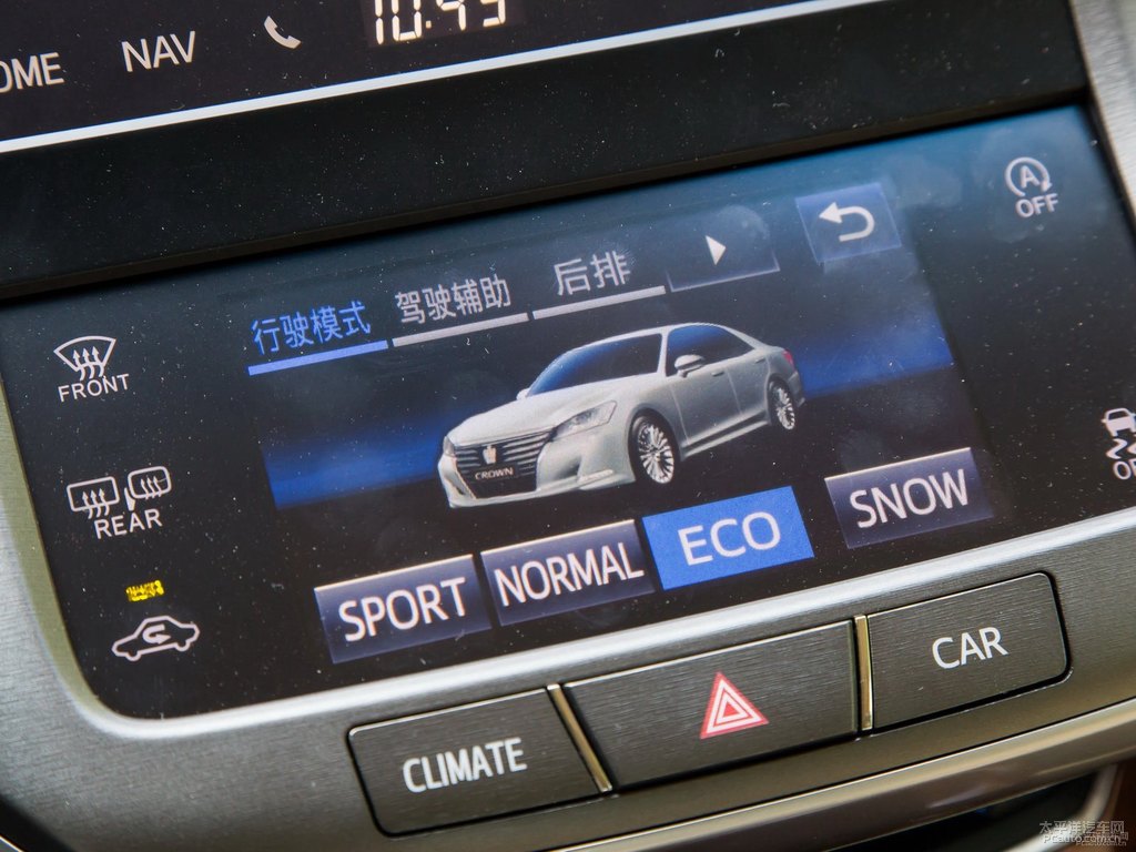 黑色皇冠中控內(nèi)飾圖片