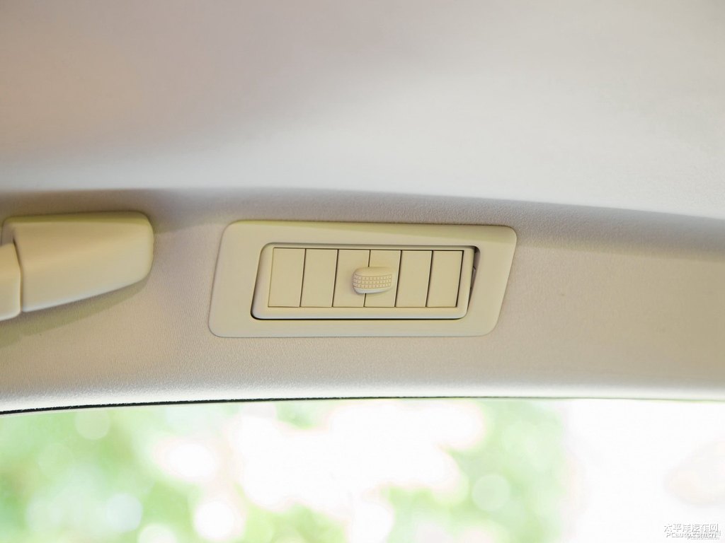 黑色皇冠車廂內(nèi)飾圖片