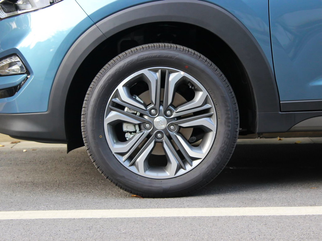 冰河藍途勝L車身外觀圖片