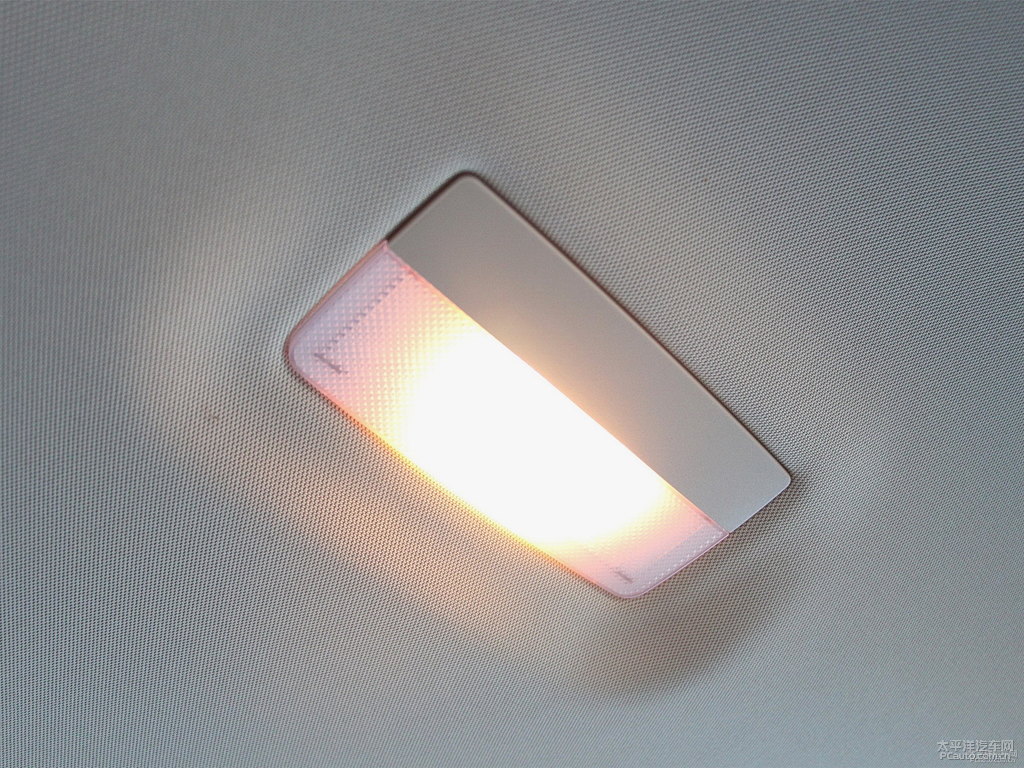 雪域白威朗車廂內(nèi)飾圖片