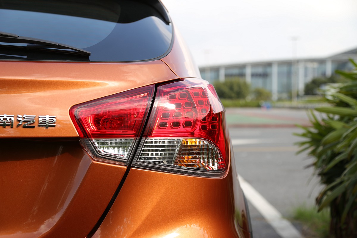 V6菱仕車展高清大圖