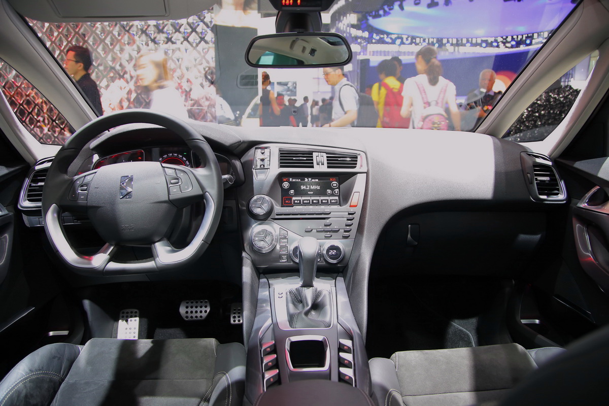 DS 5DƬ