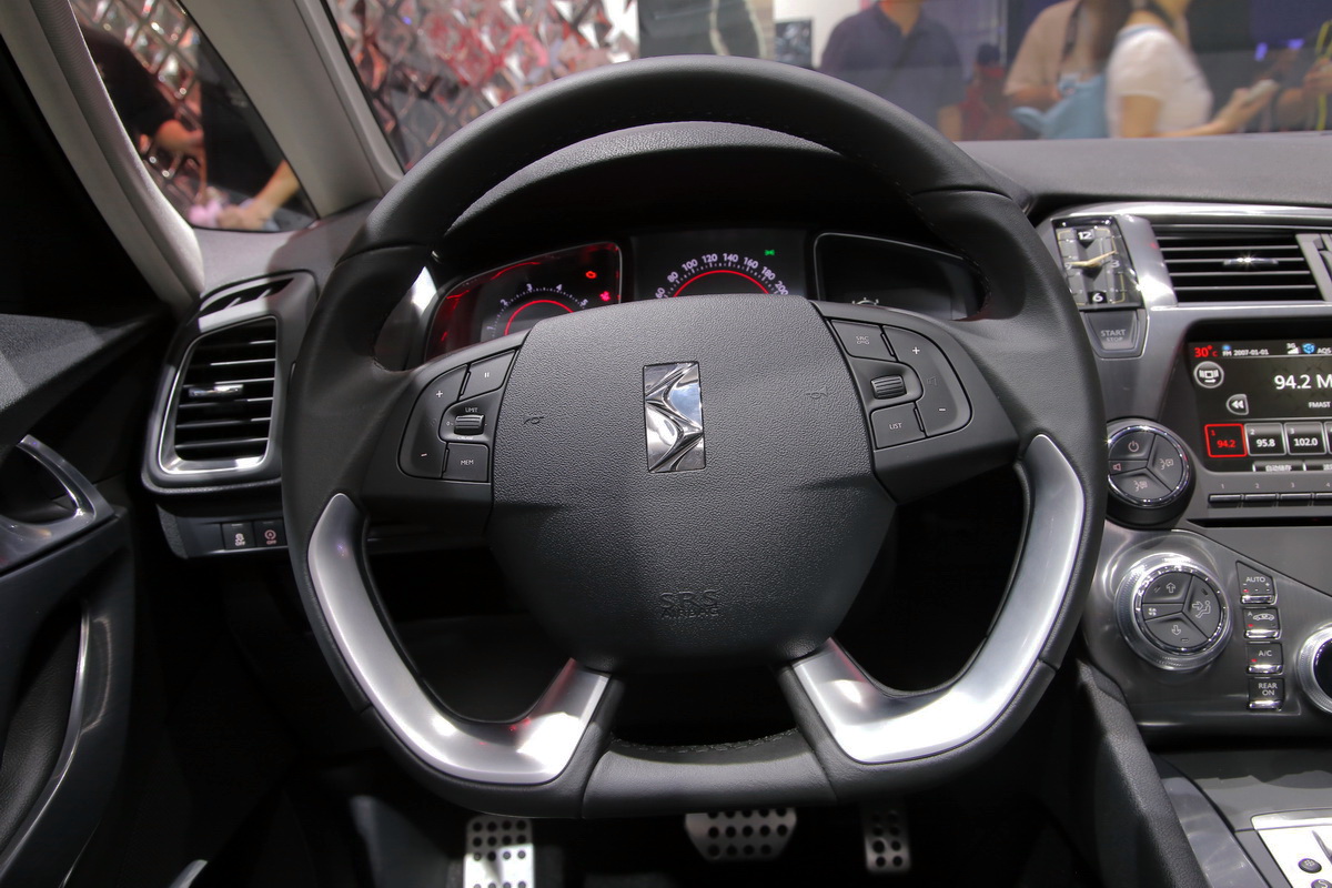 DS 5DƬ