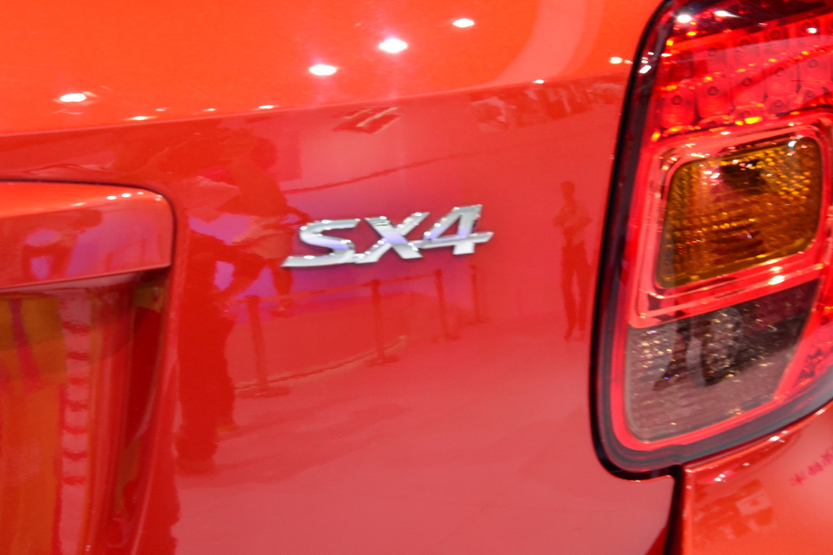 鈴木SX4 S-Cross車(chē)展高清大圖