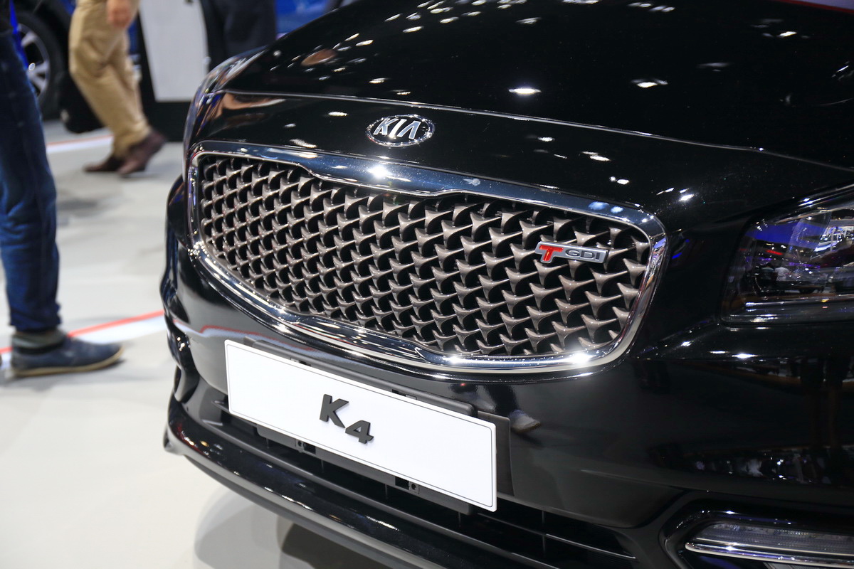 起亞K4車展高清大圖