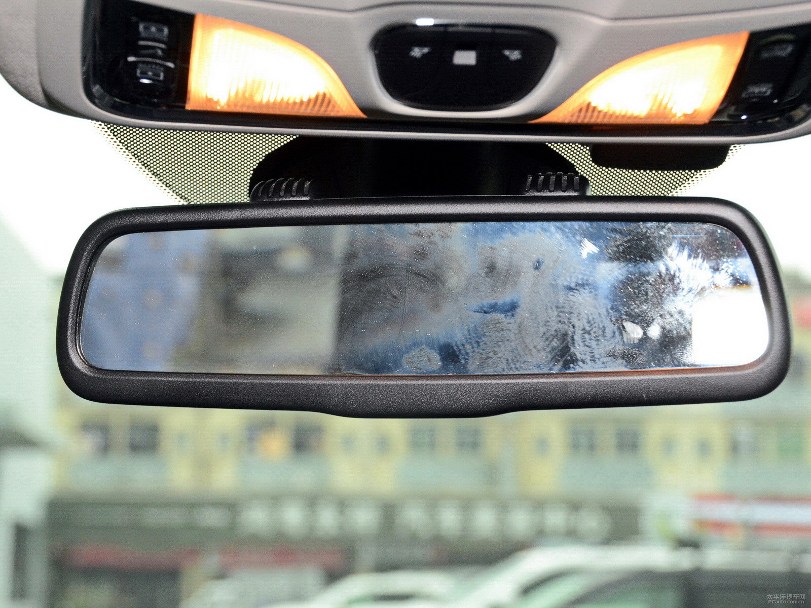 皓白自由光車廂內(nèi)飾圖片