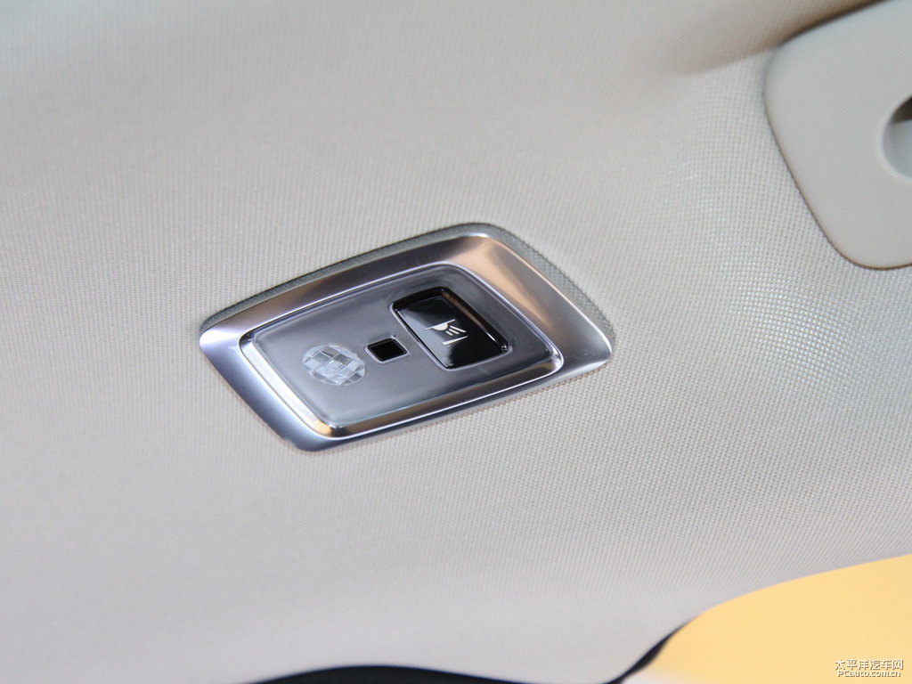 瑪瑙黑沃爾沃XC90車廂內飾圖片