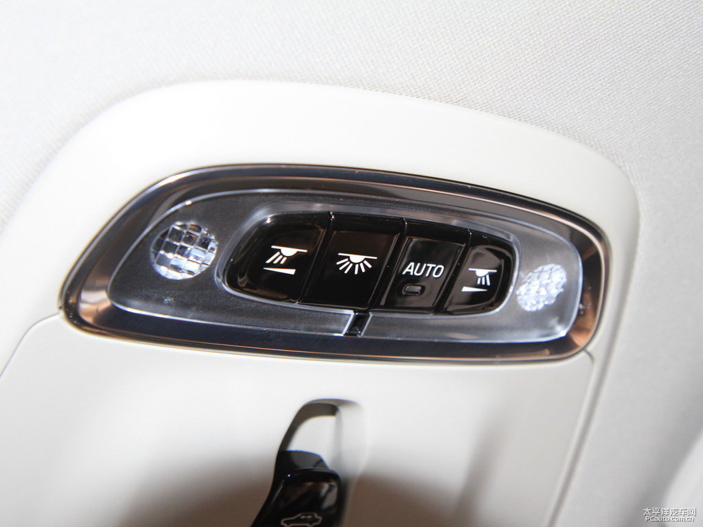 瑪瑙黑沃爾沃XC90車廂內(nèi)飾圖片