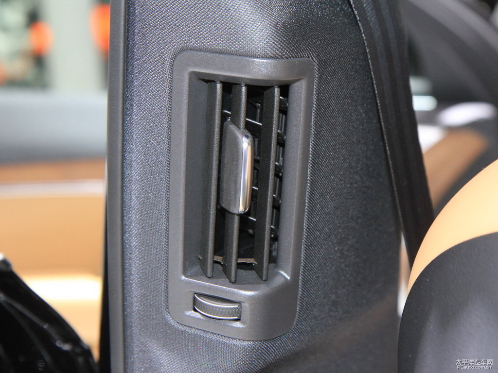 瑪瑙黑沃爾沃XC90座椅內(nèi)飾圖片