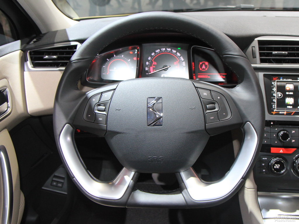 DS 5LS內(nèi)飾高清大圖