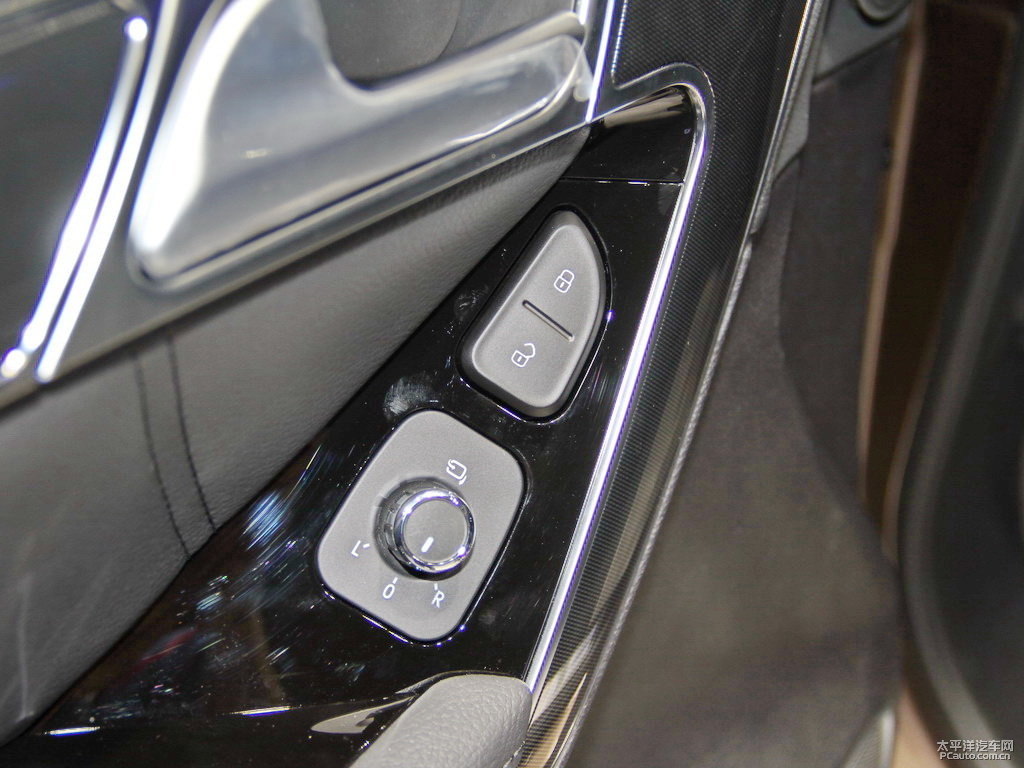 可可棕哈弗H6 Coupe車廂內(nèi)飾圖片