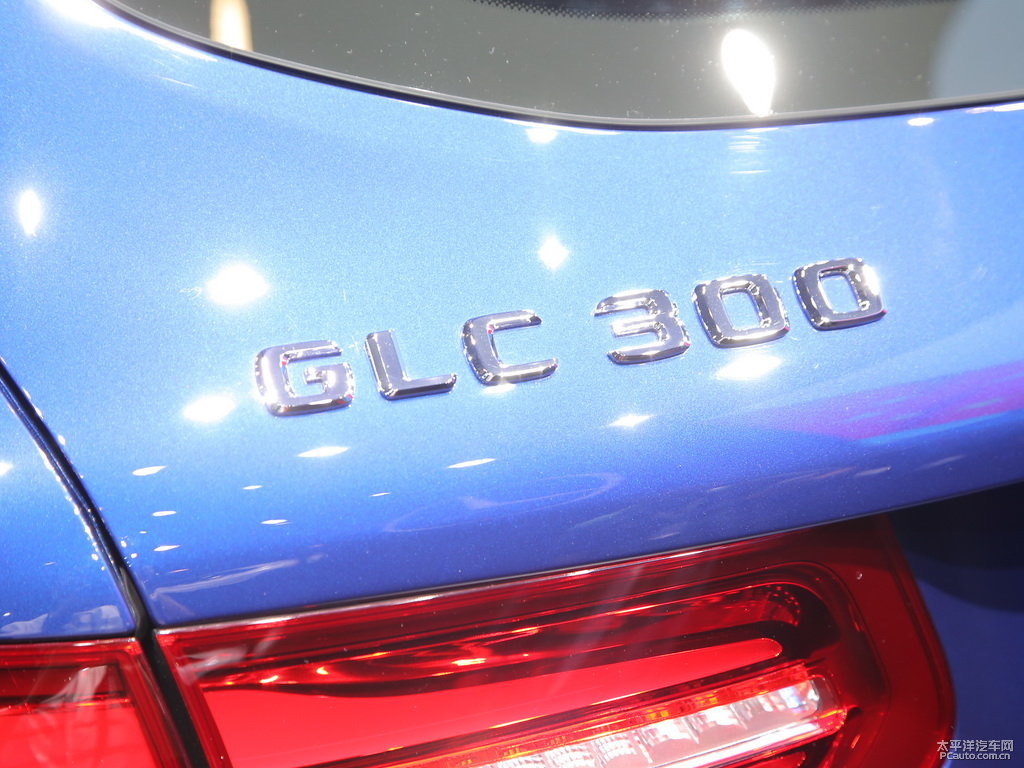 寶石藍(lán)奔馳GLC車尾外觀圖片