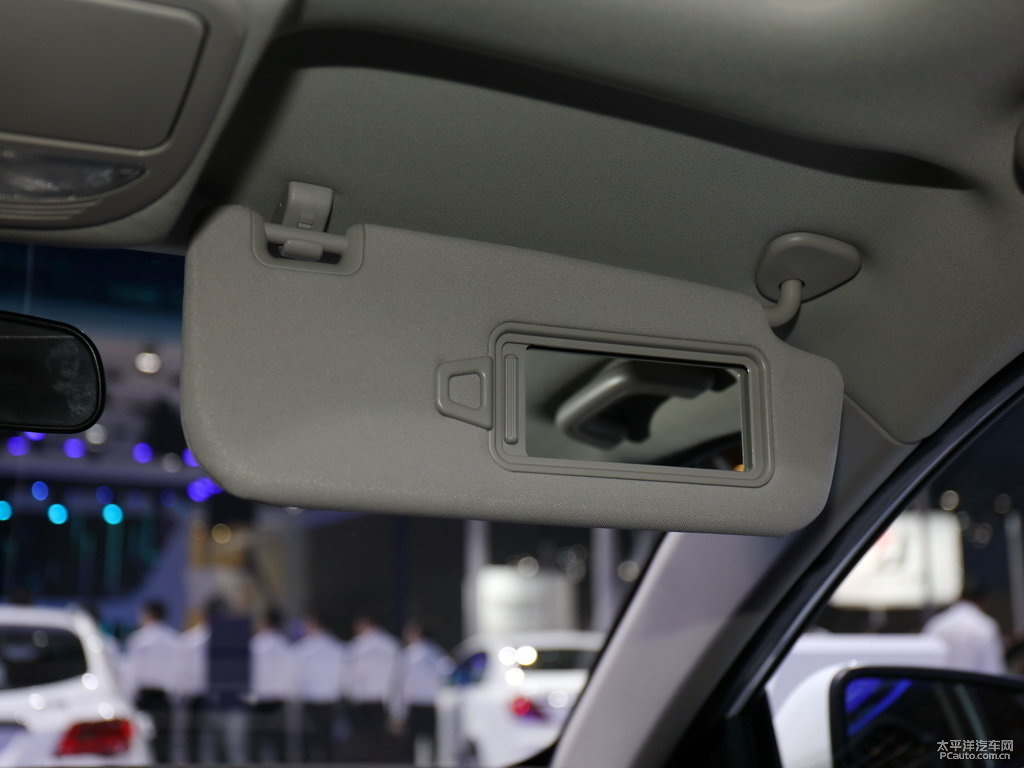冰晶白帝豪新能源車廂內(nèi)飾圖片