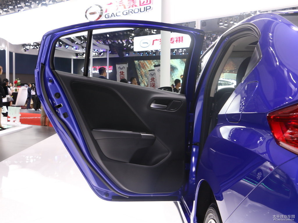 海洋藍(lán)鋒范車廂內(nèi)飾圖片