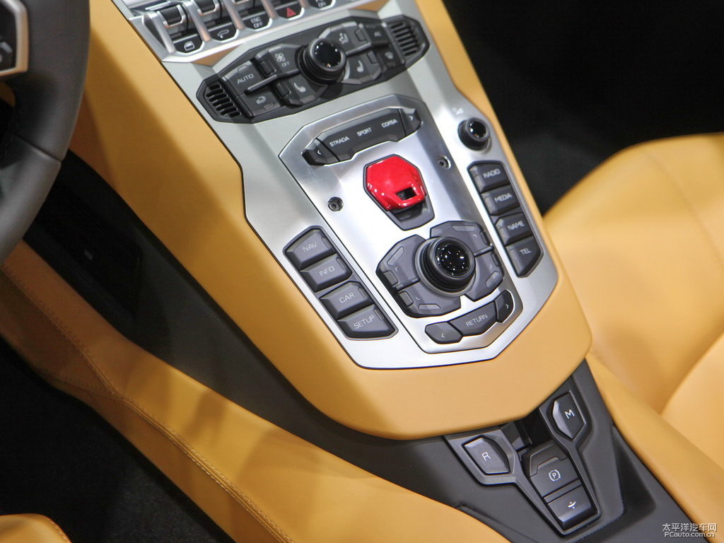 灰色Aventador外觀圖片