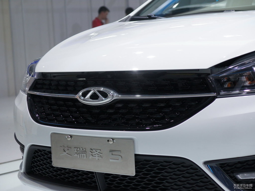 俊逸白艾瑞澤5車頭外觀圖片