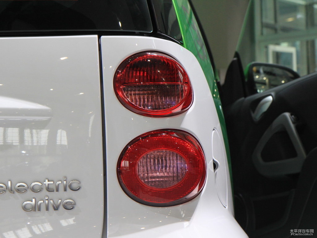 ɫsmart fortwo܇β^DƬ