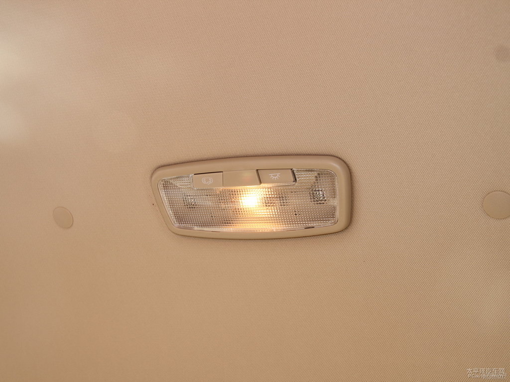大地棕寶駿730車廂內(nèi)飾圖片