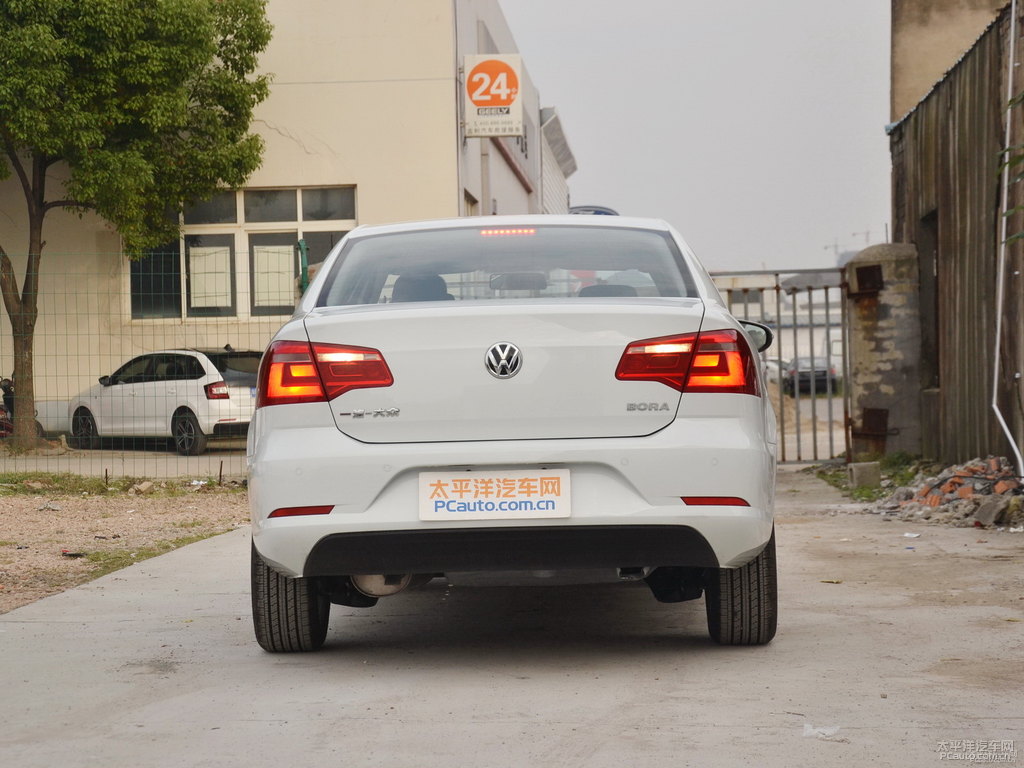 極地白寶來整車外觀外觀圖片