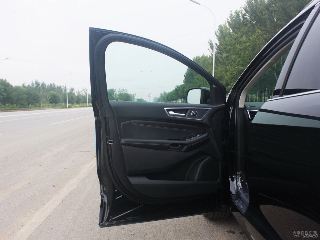 奧斯陸黑銳界L車廂內(nèi)飾圖片