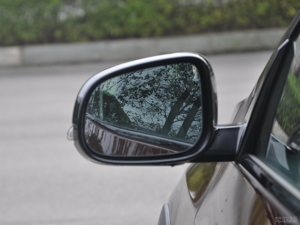 醇咖色沃爾沃V60車身外觀圖片