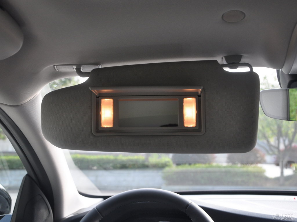 醇咖色沃爾沃V60車廂內(nèi)飾圖片