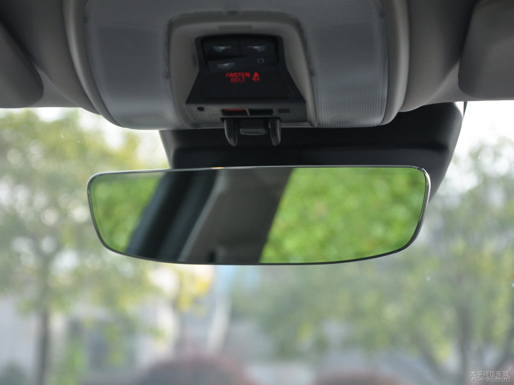醇咖色沃爾沃V60車廂內(nèi)飾圖片