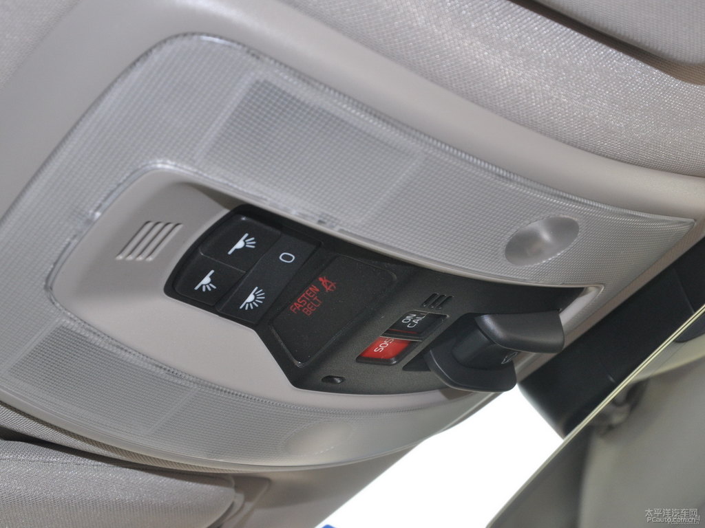 醇咖色沃爾沃V60車廂內(nèi)飾圖片