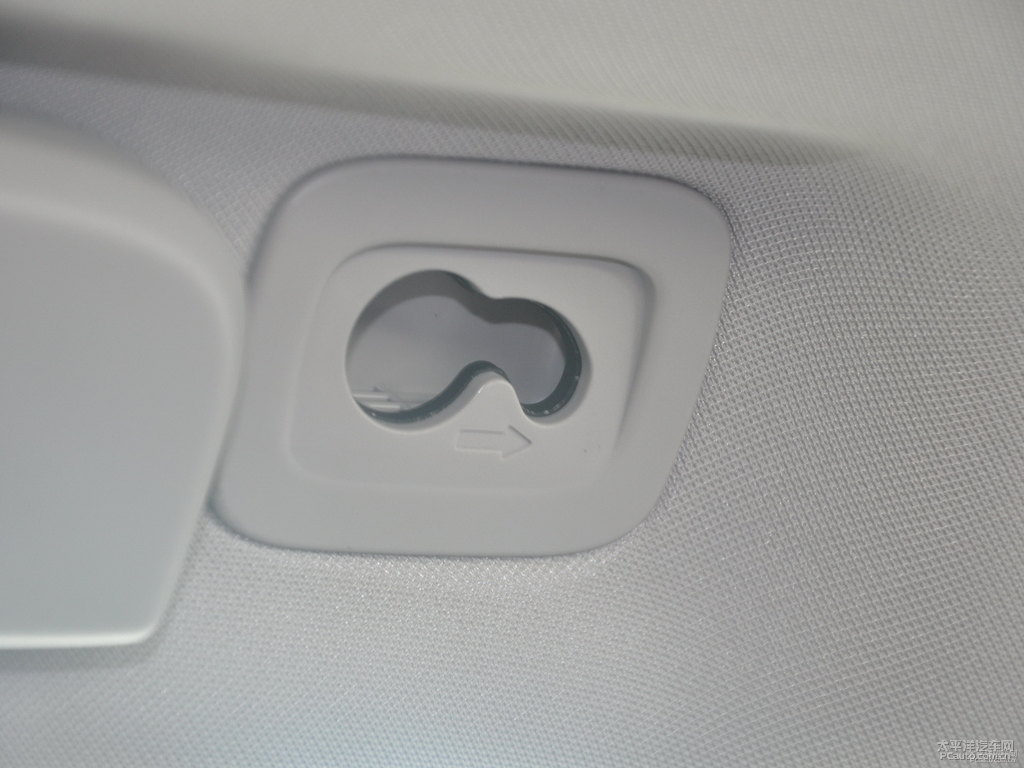 醇咖色沃爾沃V60車廂內(nèi)飾圖片