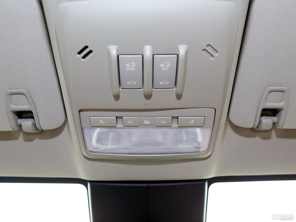 珍珠白創(chuàng)酷車廂內(nèi)飾圖片