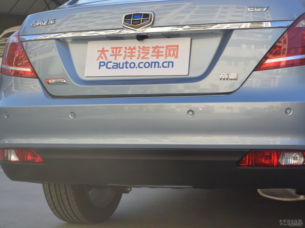 海洋藍新帝豪車尾外觀圖片