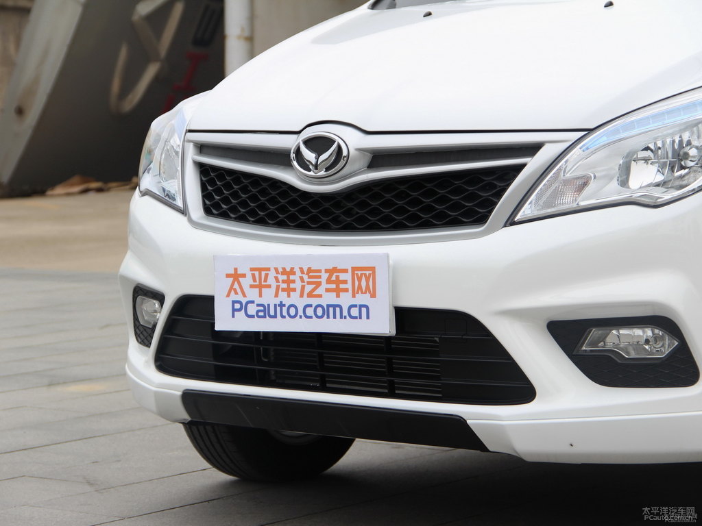 朱鷺白北汽幻速H2整車外觀外觀圖片