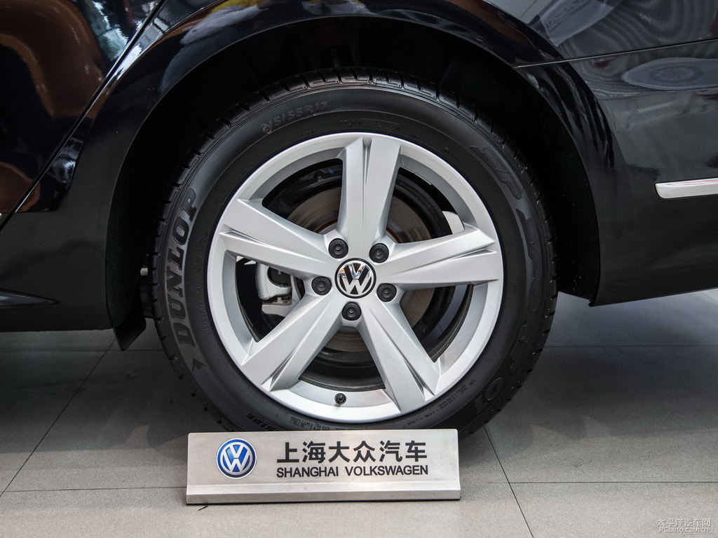 金黑帕薩特車身外觀圖片