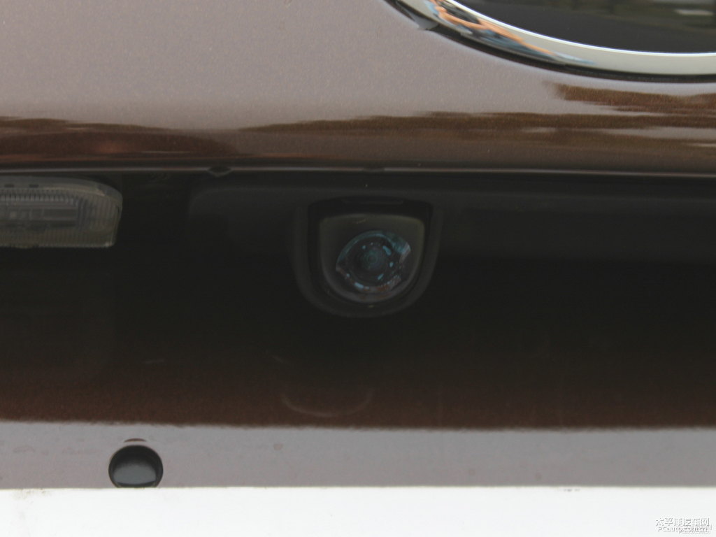 典雅金起亞K5凱酷車(chē)尾外觀圖片