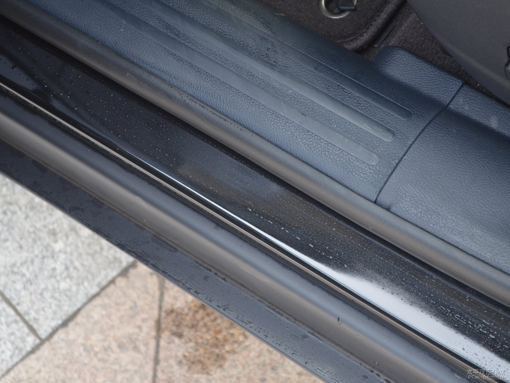 晶黑自由光車廂內(nèi)飾圖片