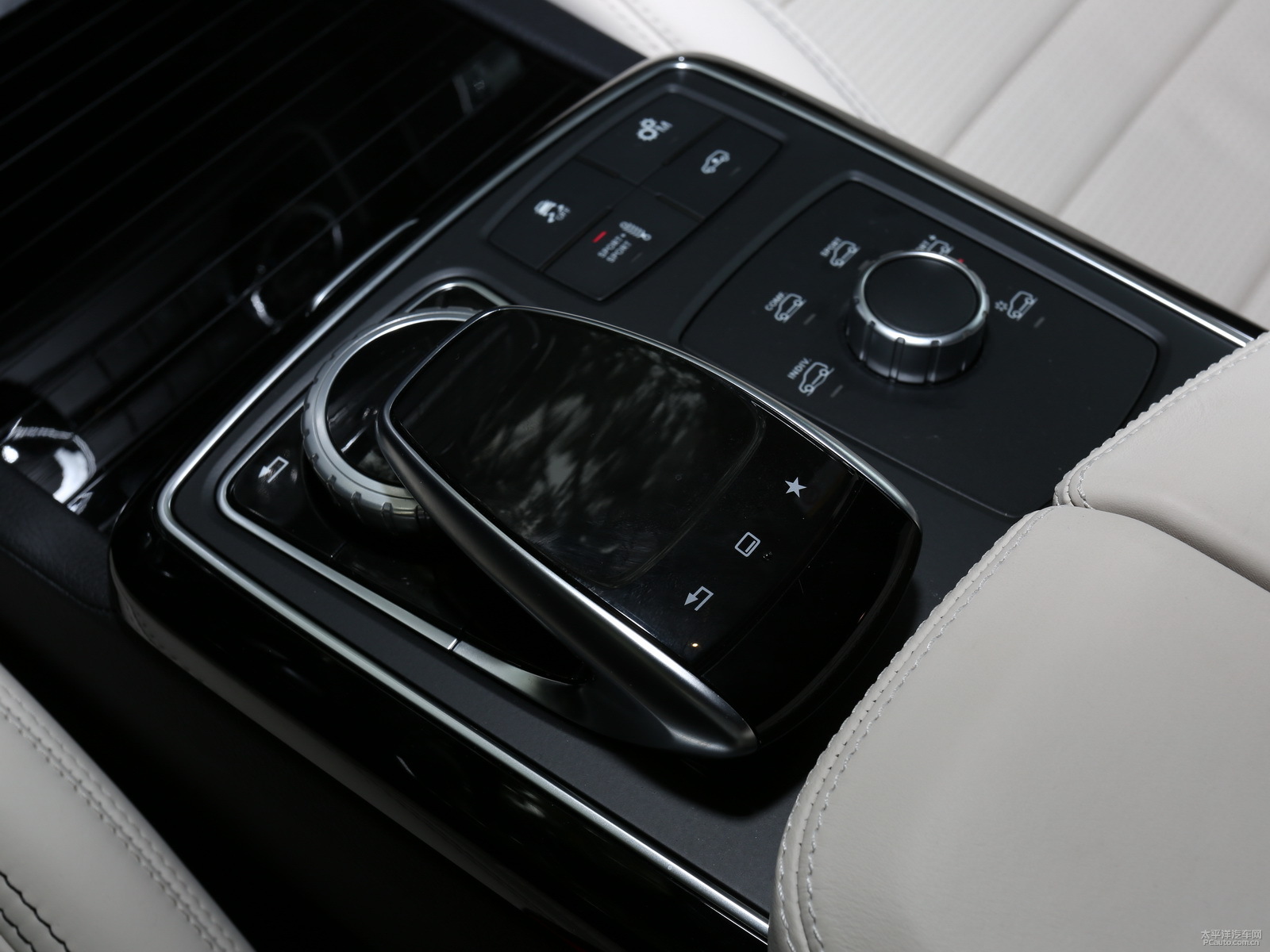 GLE 轎跑SUV AMG內飾高清大圖